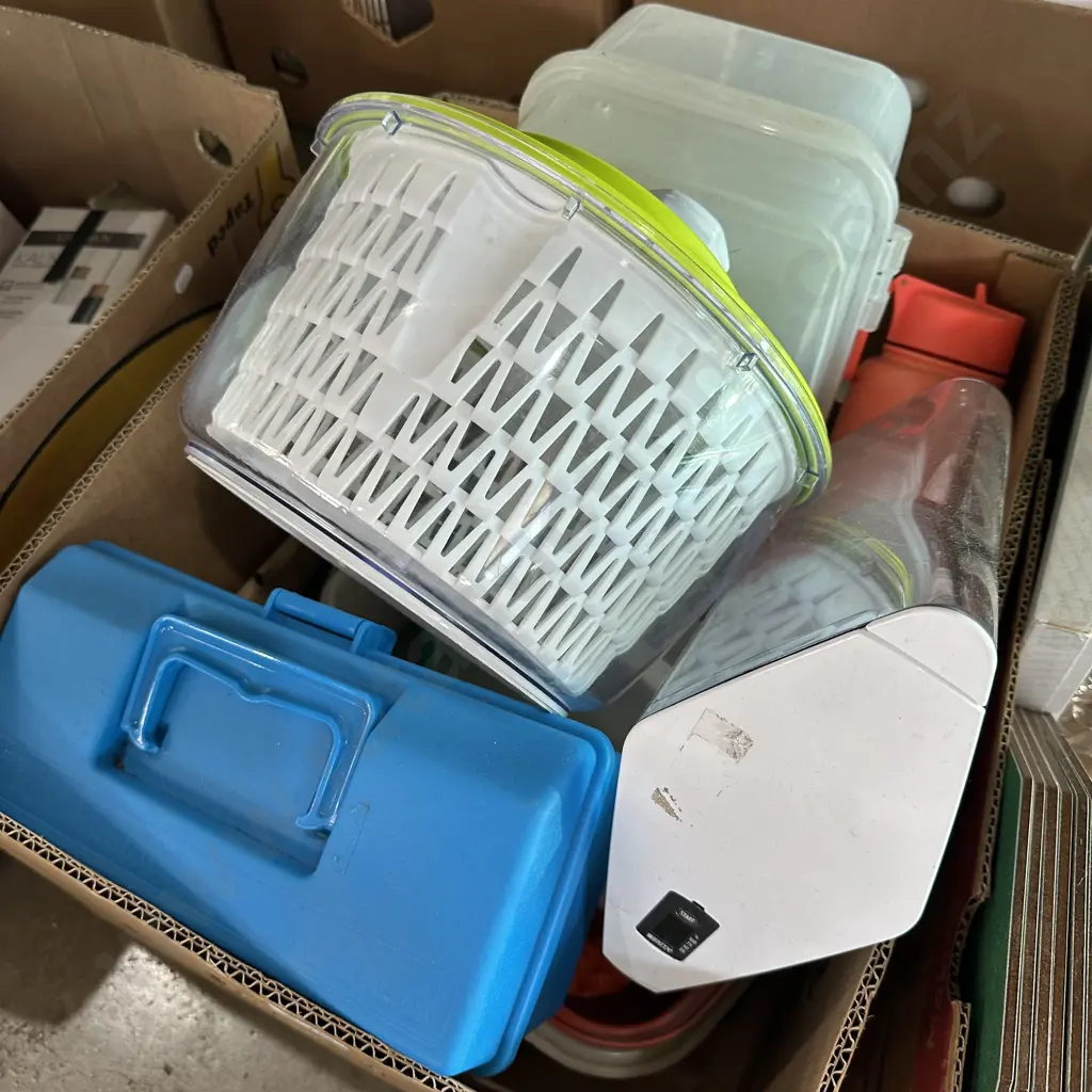 Tupperware etc Image 1++