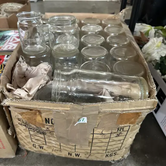 Appox 20 half jars, 20 full jars plus some extras