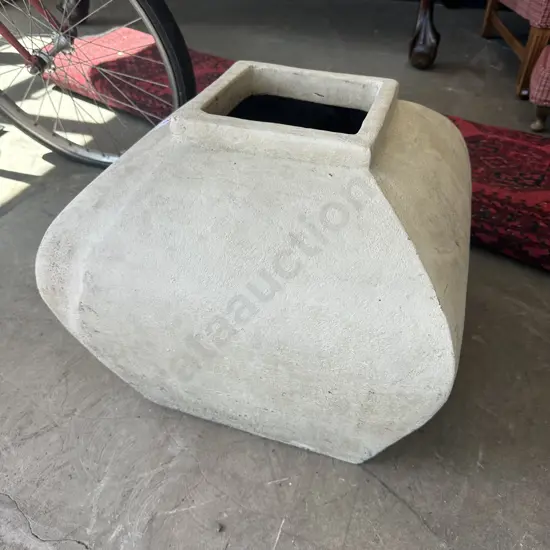 Heavy planter - measures  approx 500mm