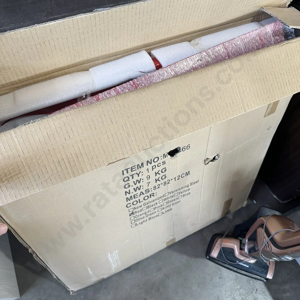 Red cafe table - still boxed Image 1++