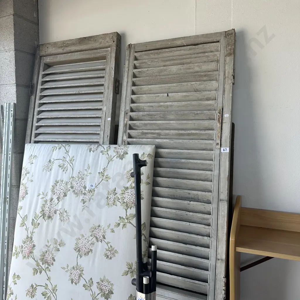 Pr vintage shutters Image 1++