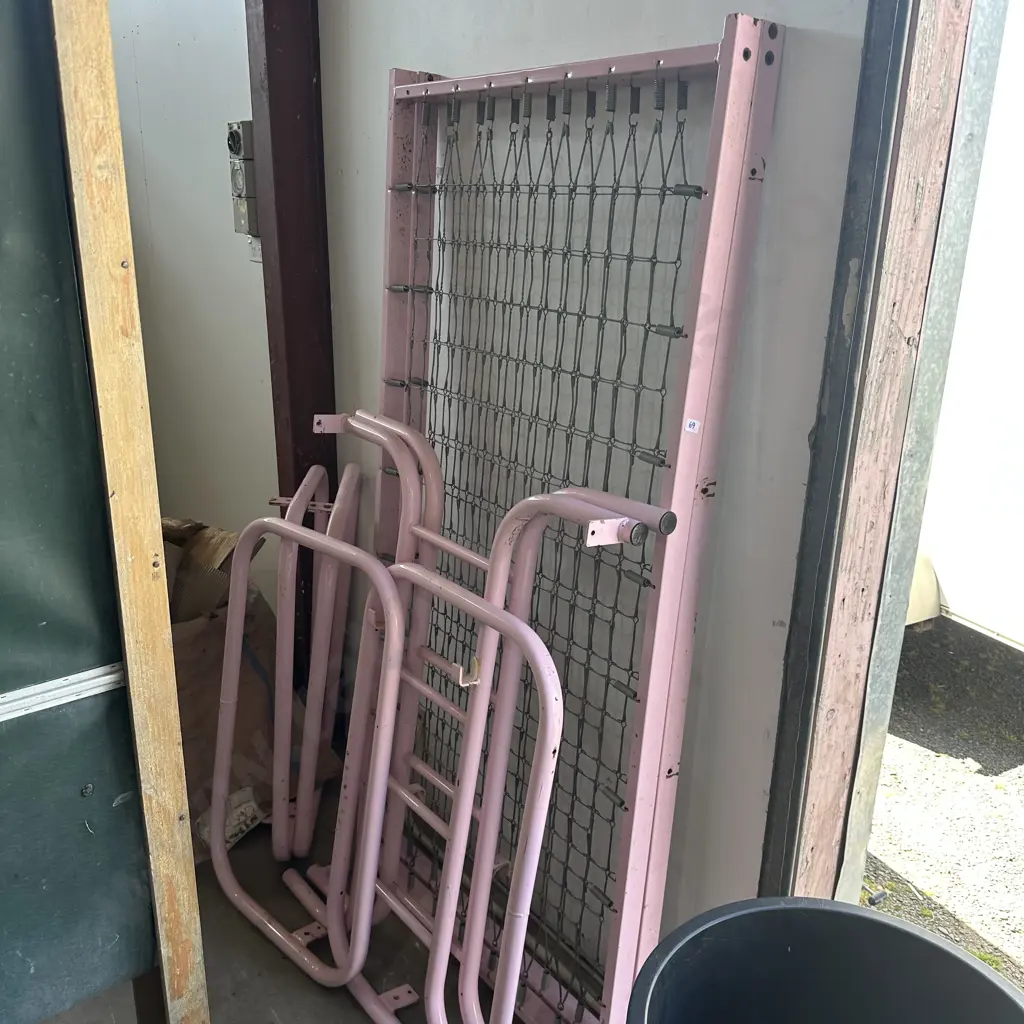 Bunk set (needs mattresses & bolts) Image 1++