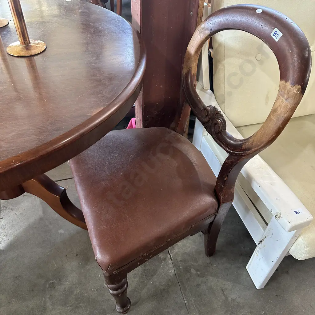 Antique chair Image 1++