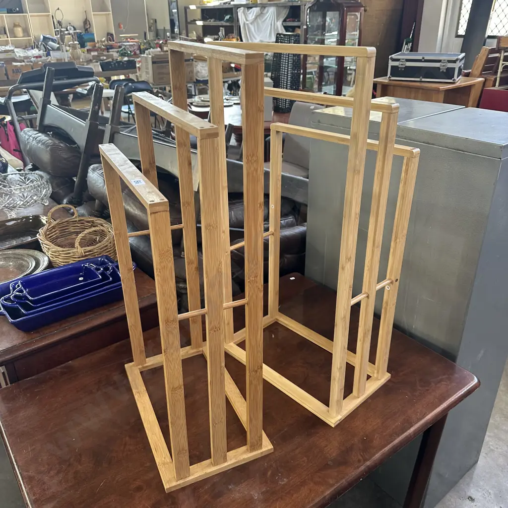 Pr towel stands Image 1++