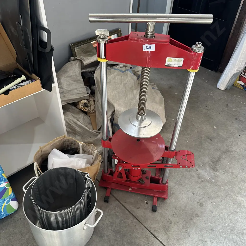 Aquarius Olive Oil press Image 1++