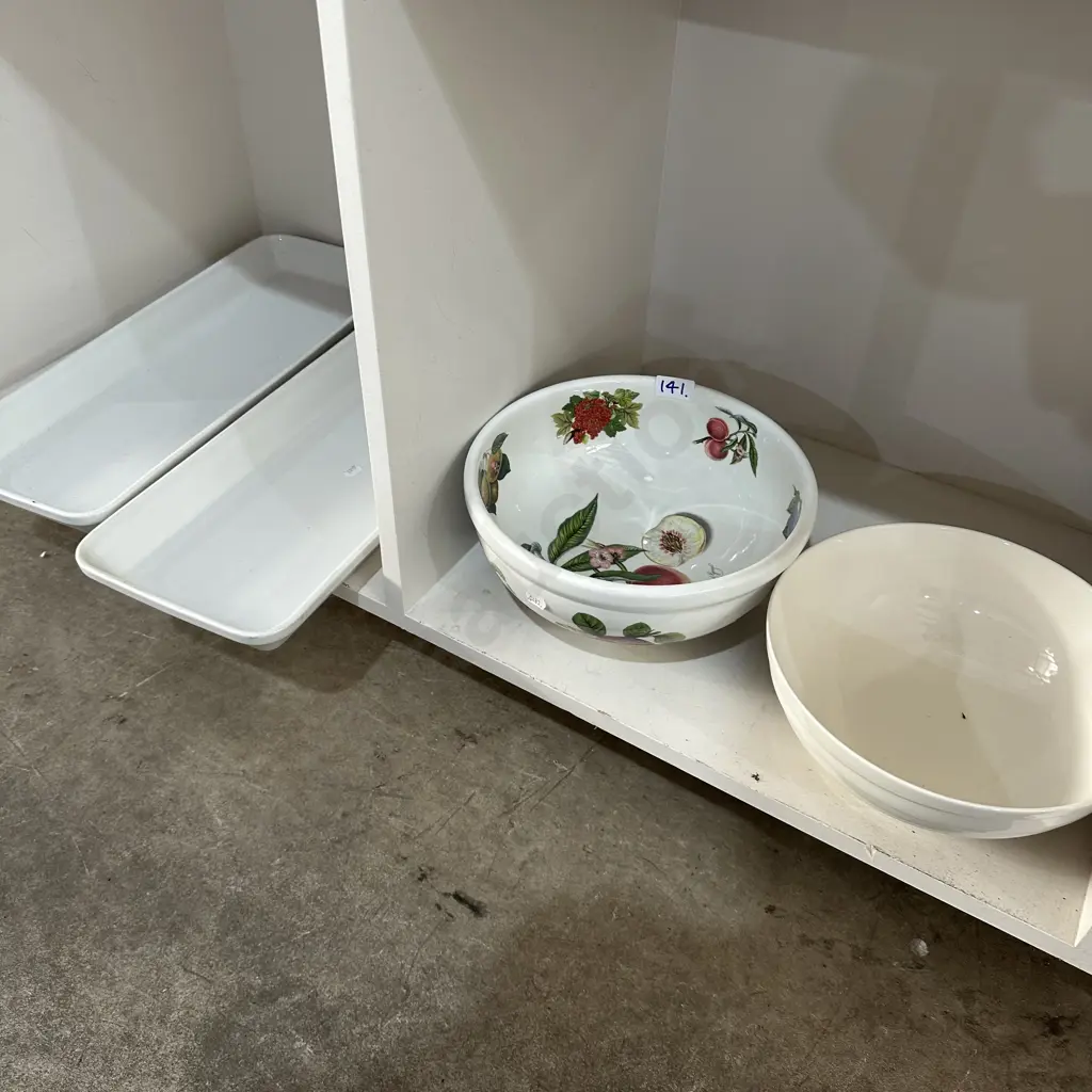 2 large bowls and platters Image 1++