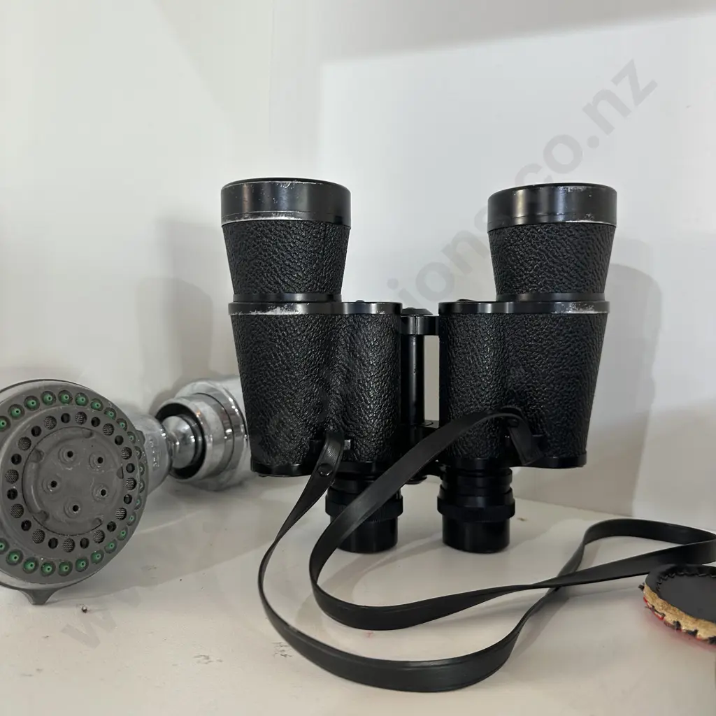 shower head and binocs Image 1++