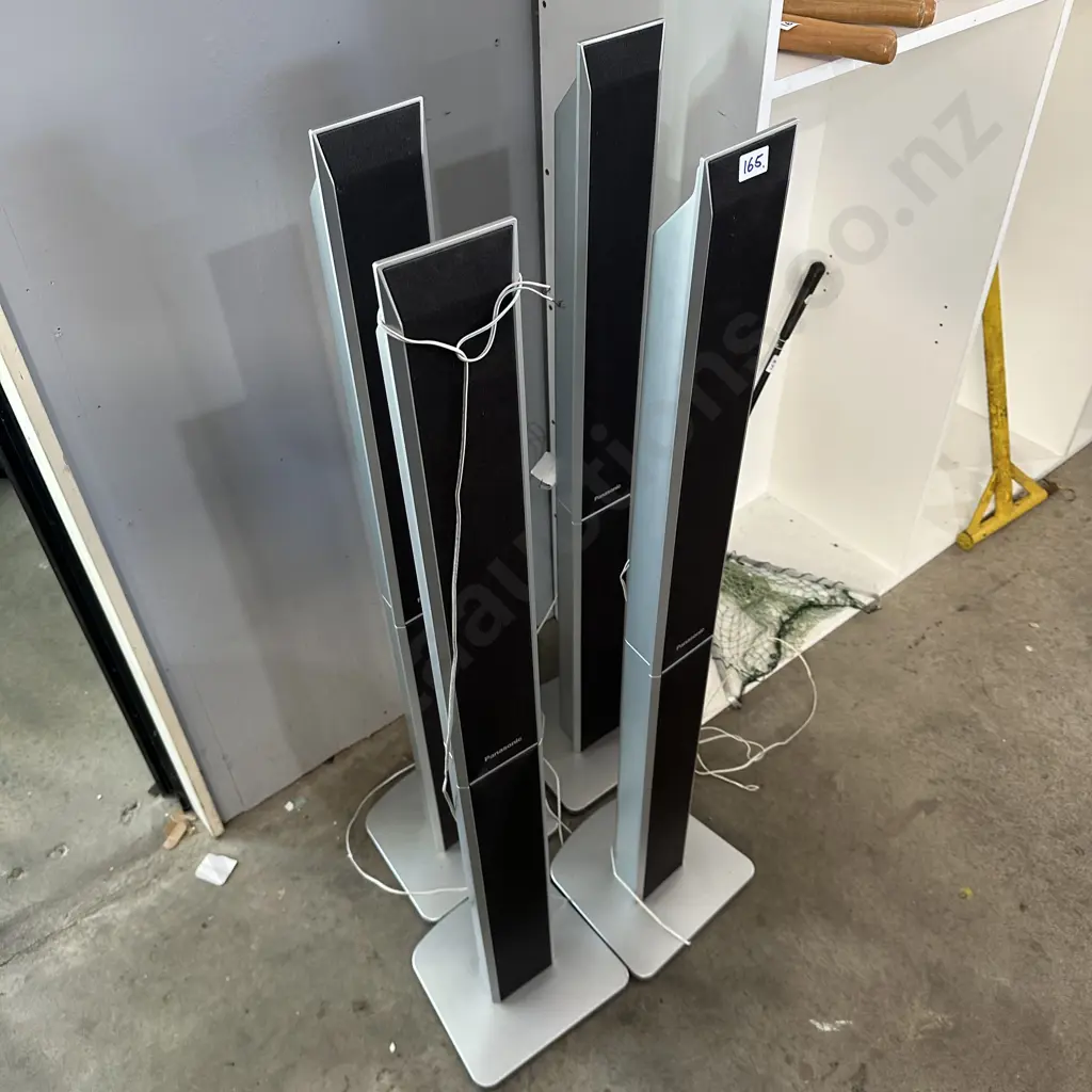 Set 4 tower speakers Image 1++