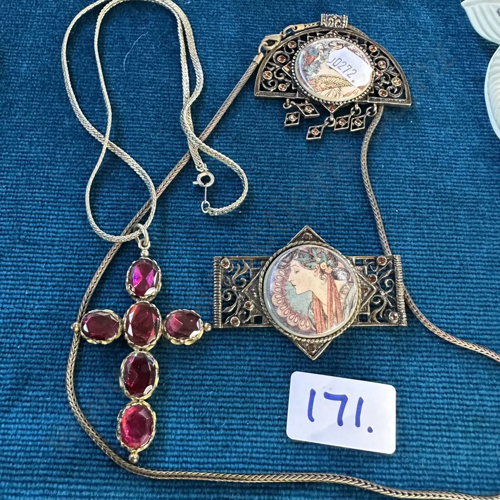 Goebel brooch & necklace plus cross pendant Image 1++