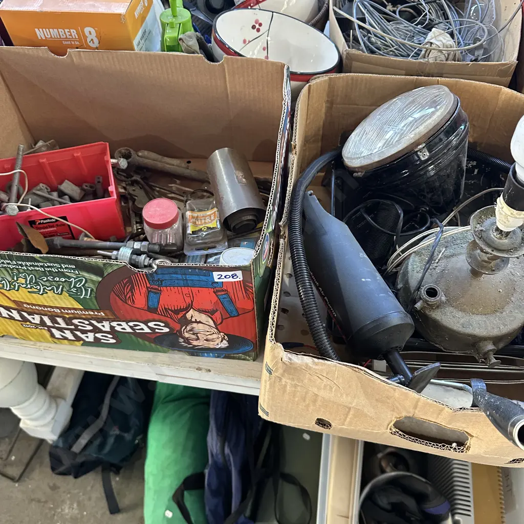 Two boxes hardware, lamps etc. Image 1++
