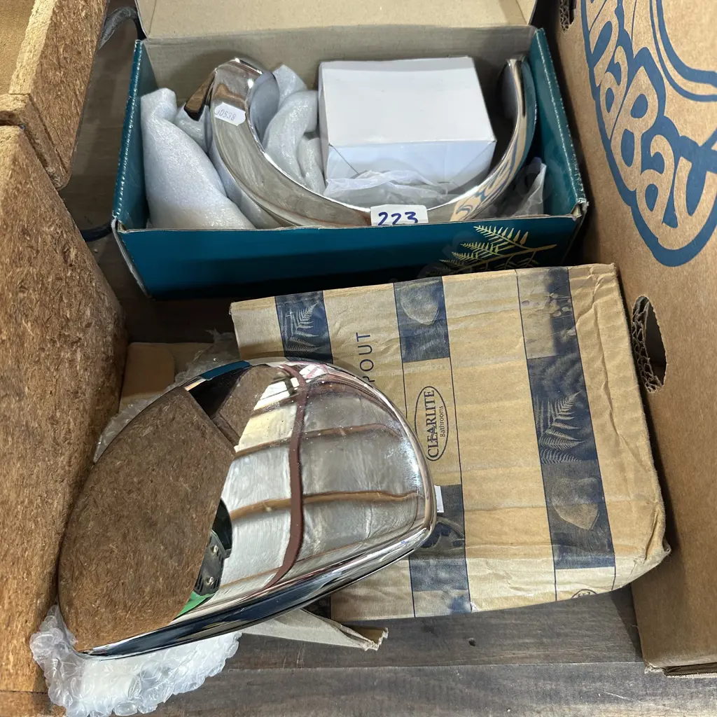 Two bath spouts Image 1++