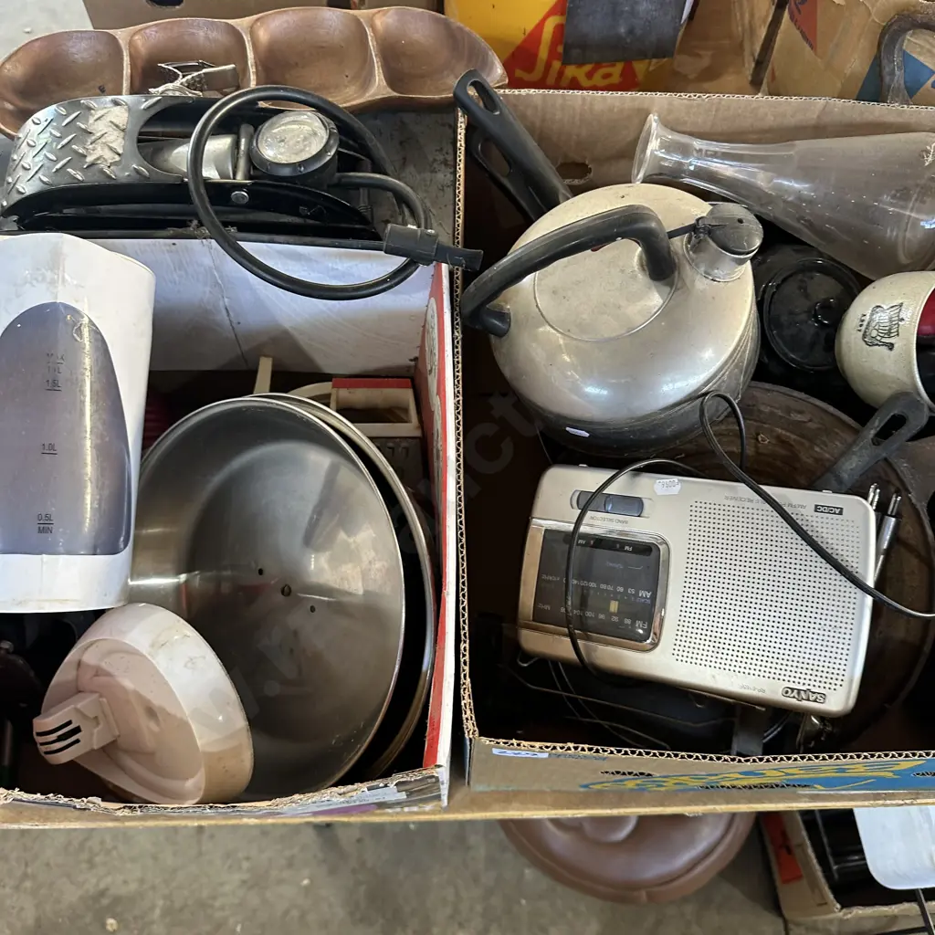 Two boxes pans, kettle, pump etc. Image 1++