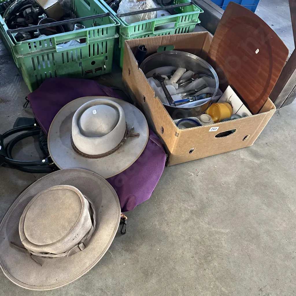 Bags, hats, cutlery, tools etc. Image 1++