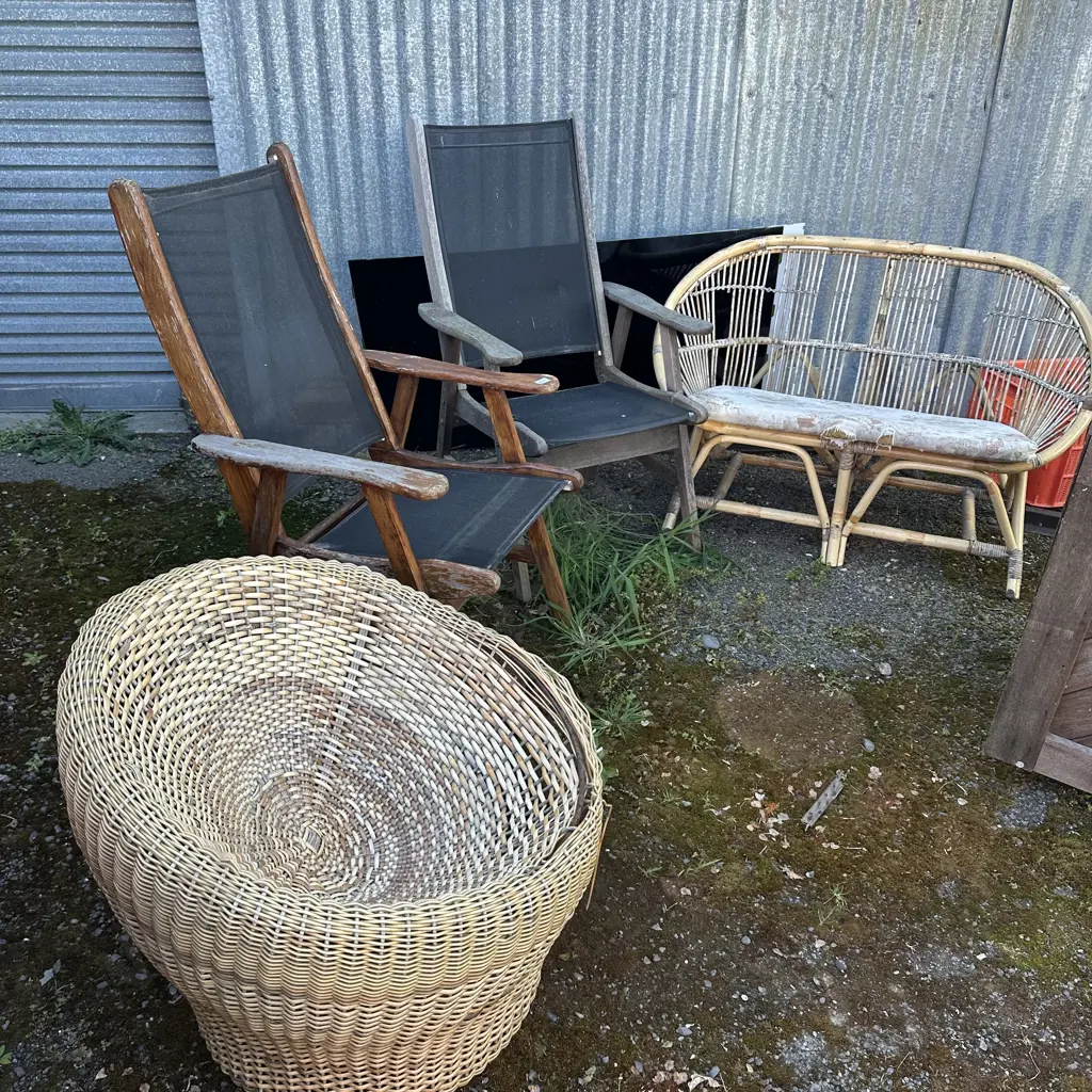 Two outdoor chairs plus cane chairs - average. Image 1++