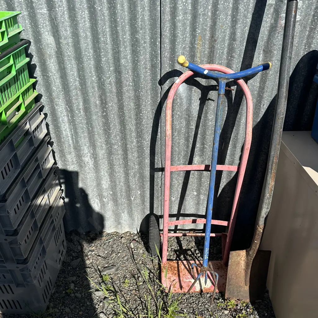 Fencing spade, sack barrow etc. Image 1++