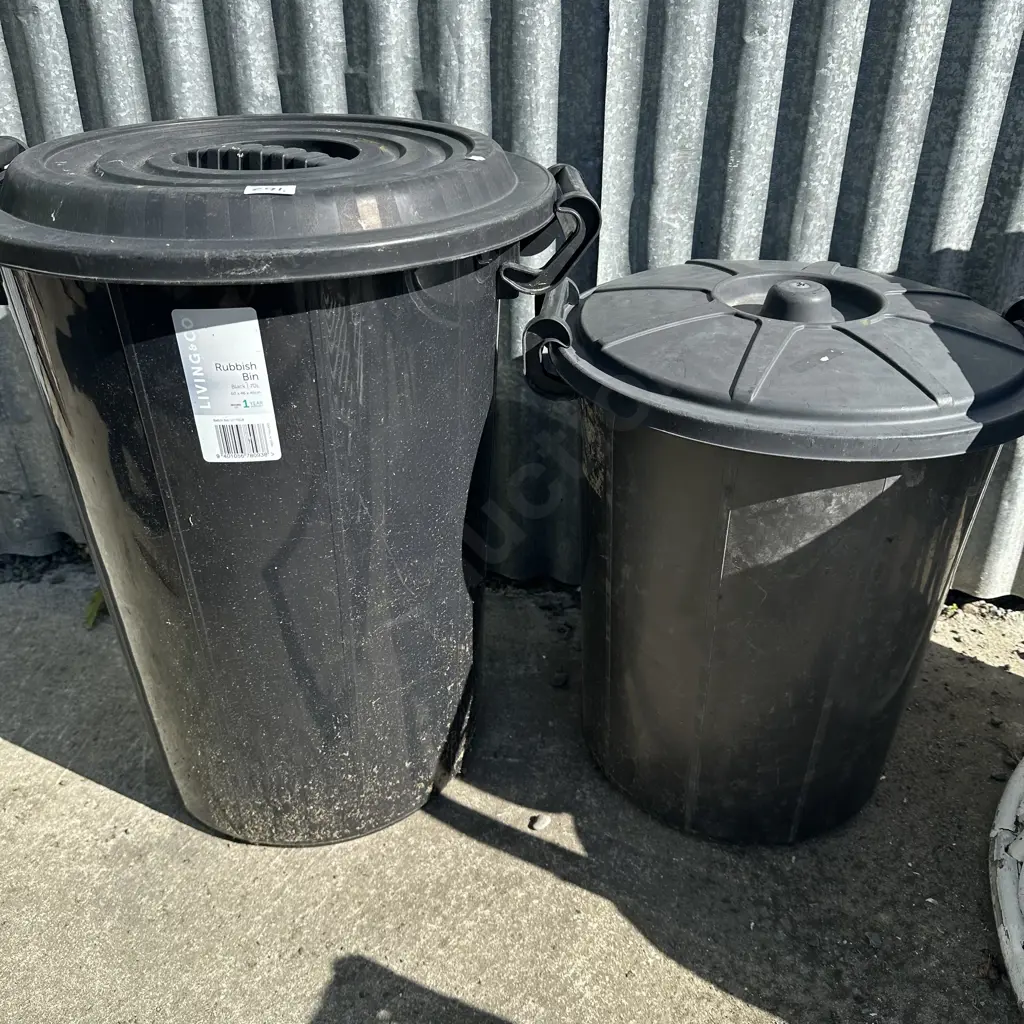 Two lidded bins Image 1++
