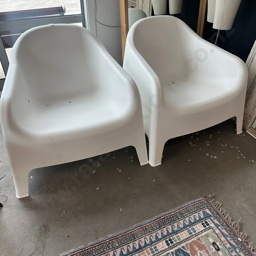 Pr pool side chairs Image 1++