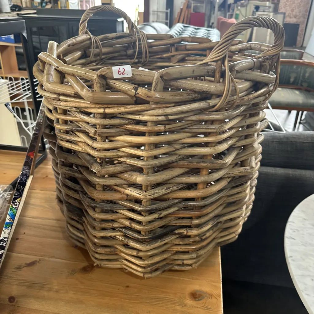 large cane basket Image 1++