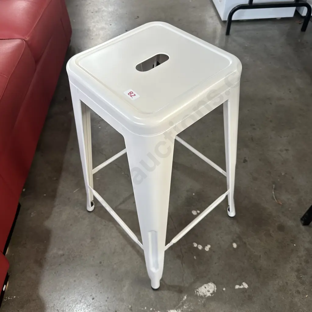 4 metal bar stools Image 1++