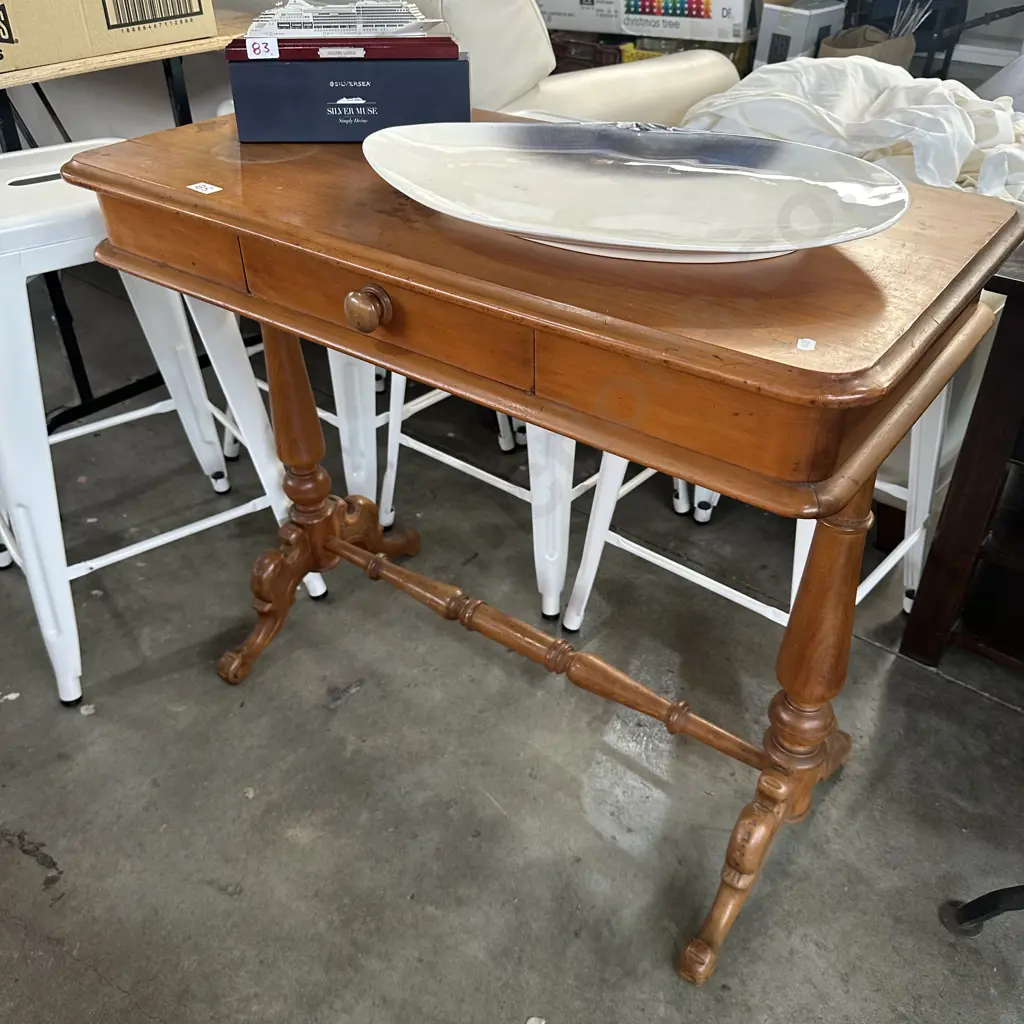 Kauri hall table Image 1++
