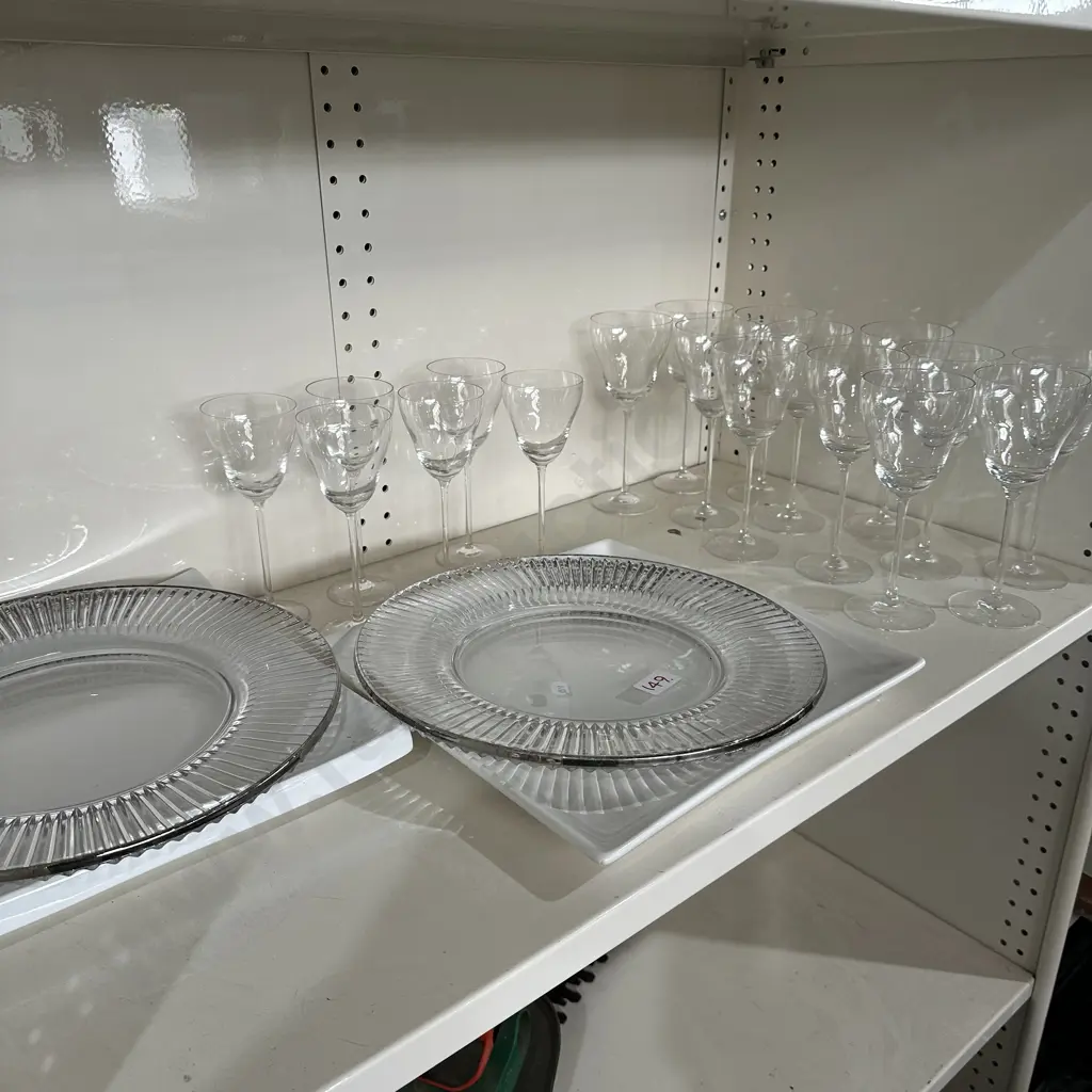 Glasses and servers Image 1++