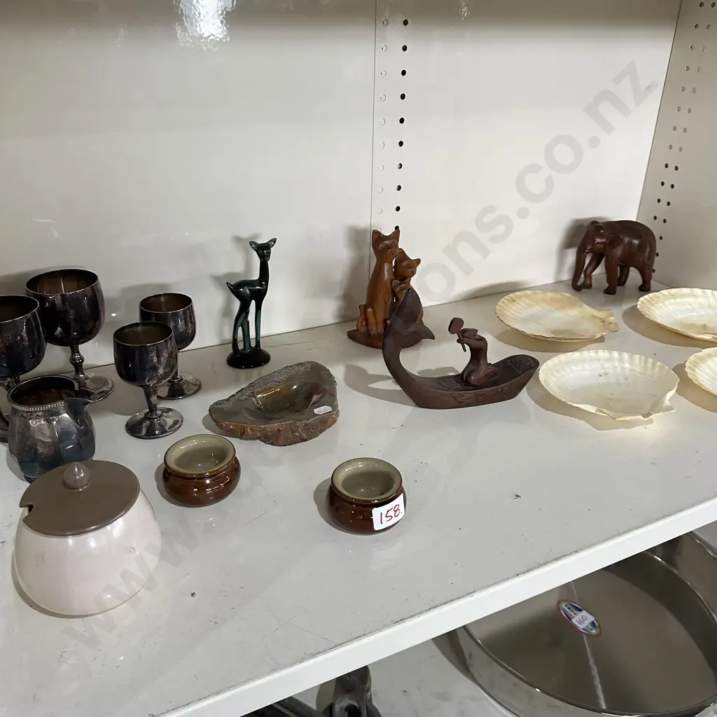 Shelf lot including minute blue mountain Image 1++