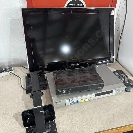 Samsung 26" tv,DVD and freeview box.