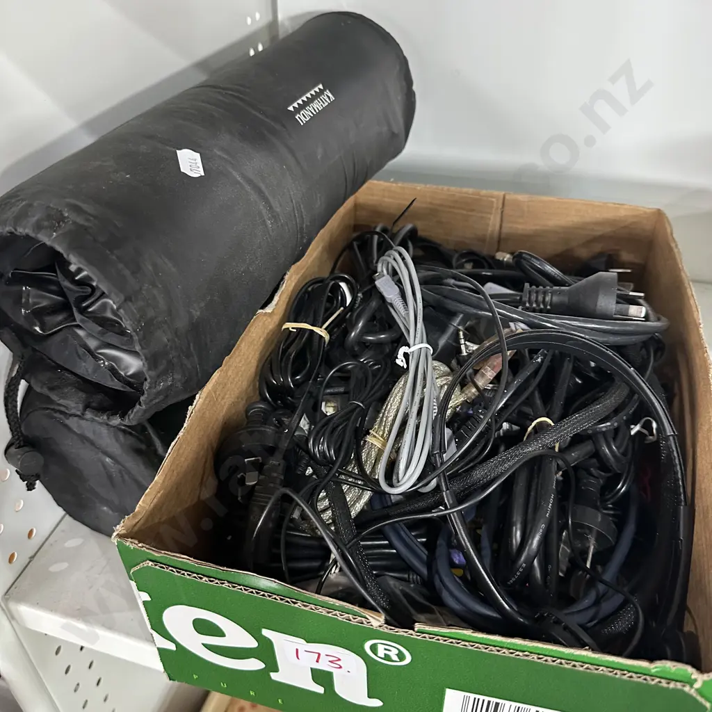 Leads and beach pads Image 1++