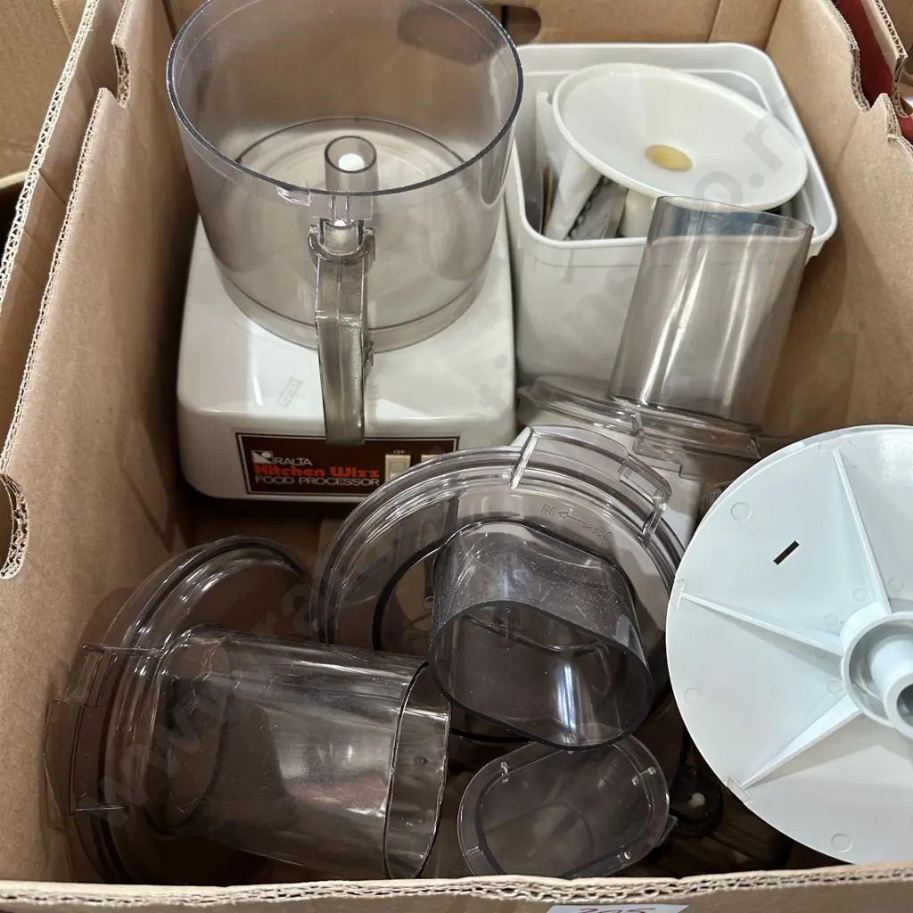 Kitchen whizz and parts Image 1++