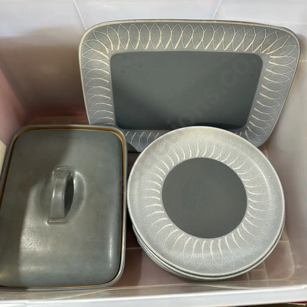 Dendy pottery plus bin Image 1++