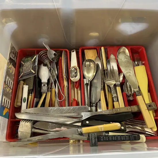 Cuttlery etc plus bin