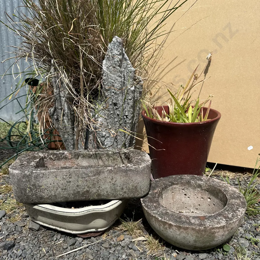 small concrete planters plus others Image 1++