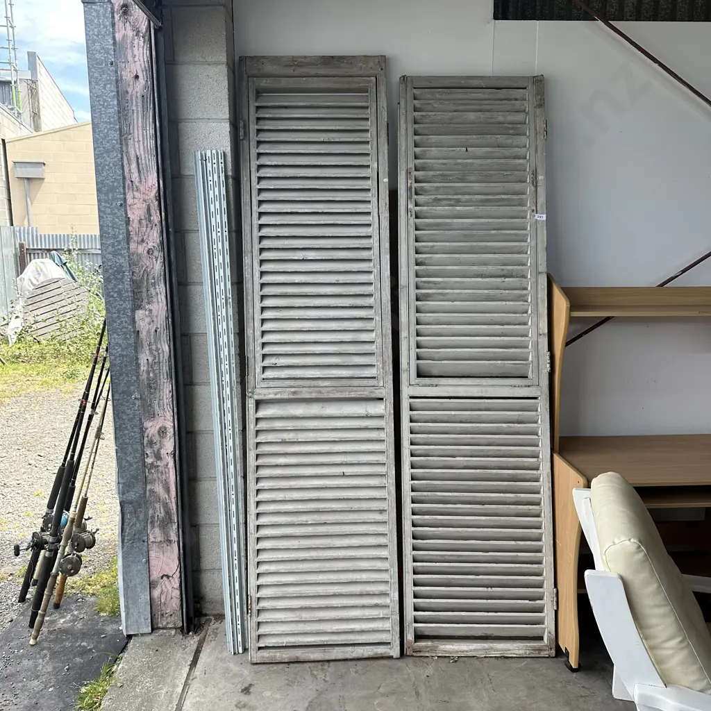 vintage wooden shutters Image 1++