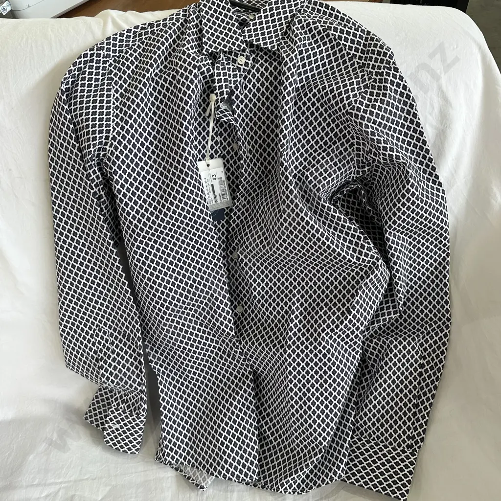 Ingram 43/$299 Image 1++