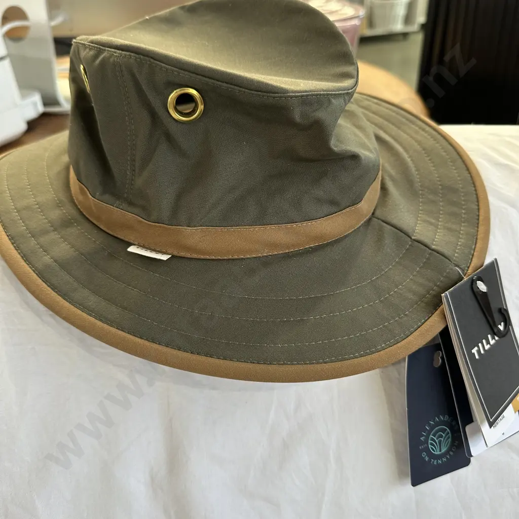 Canada Tilley outback hat XL/$159 Image 1++