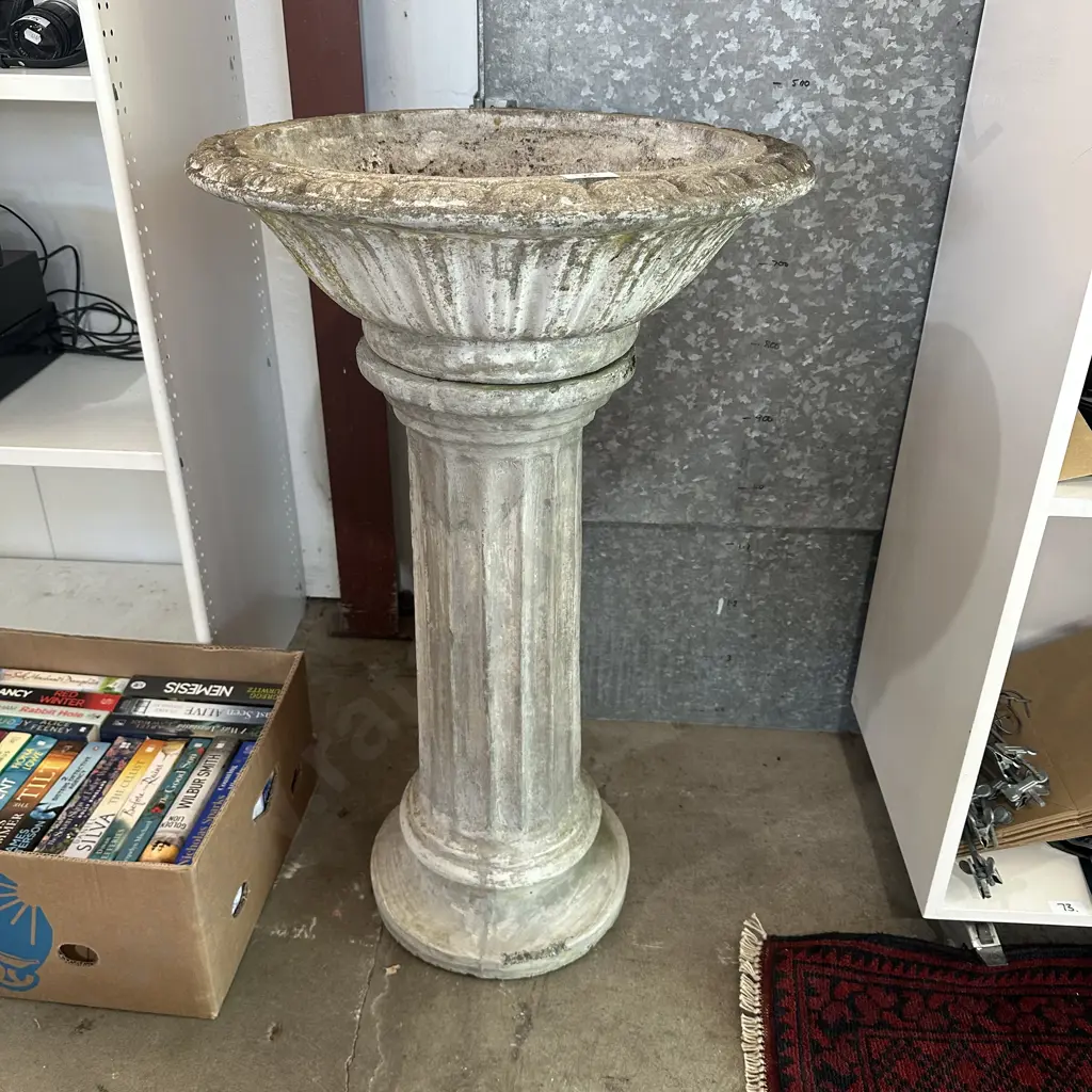 Large concrete column planter 2pc Image 1++