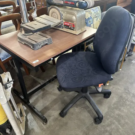 Office chair and desk