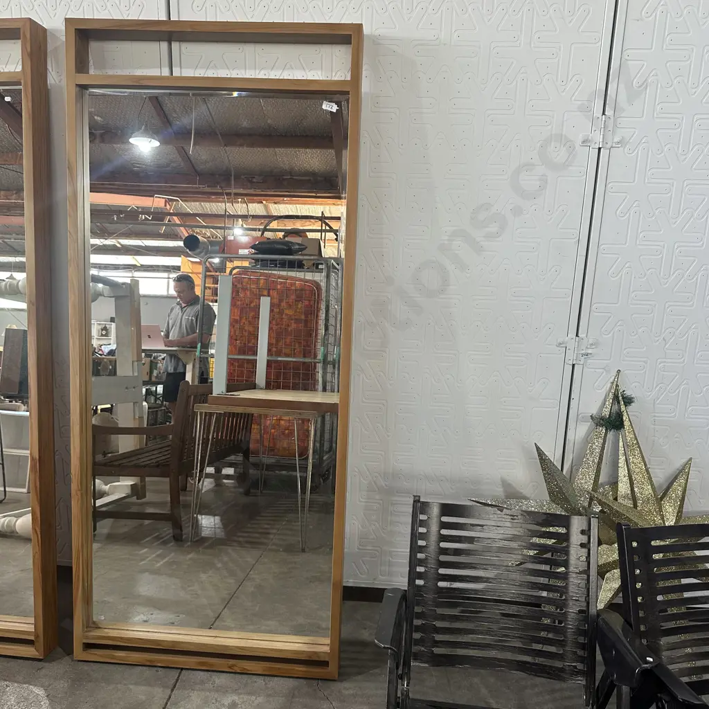 Full length mirror  -slight damage Image 1++