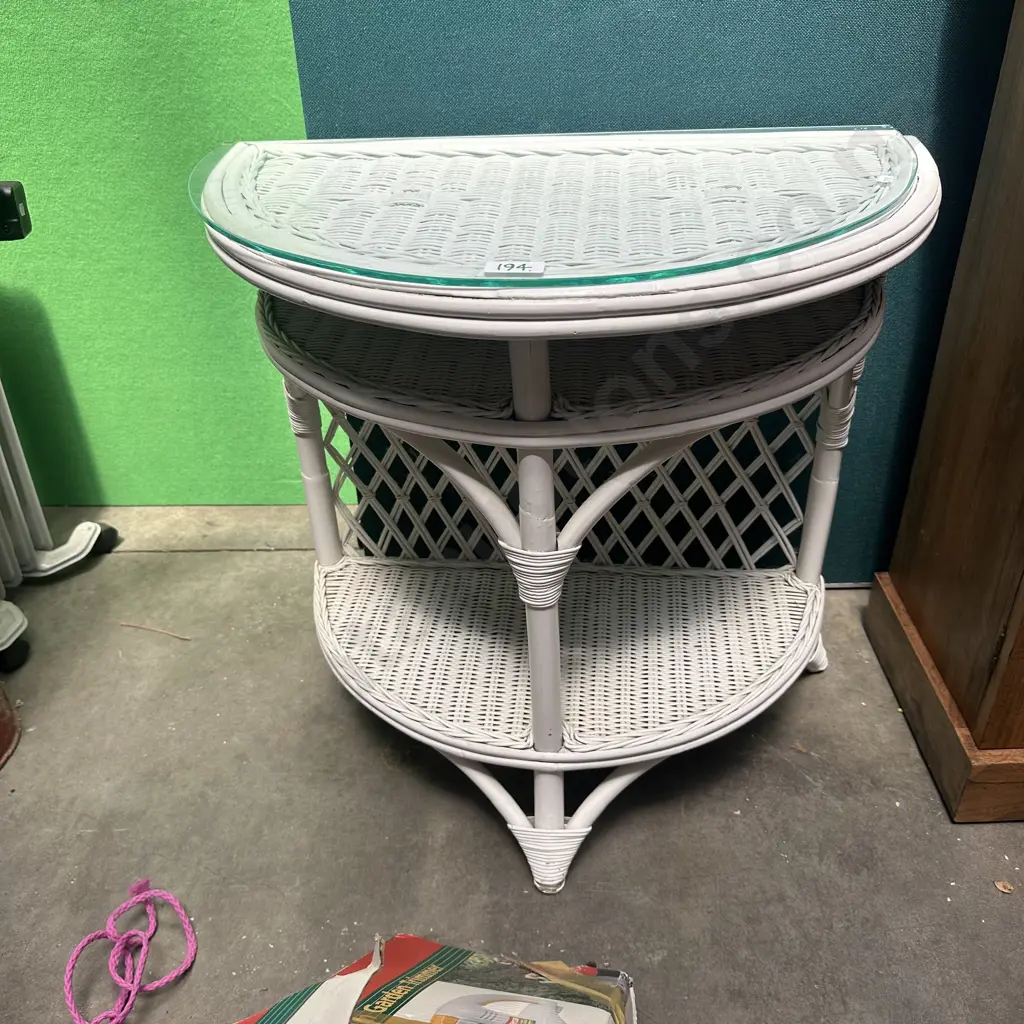 matching wicker hall table Image 1++