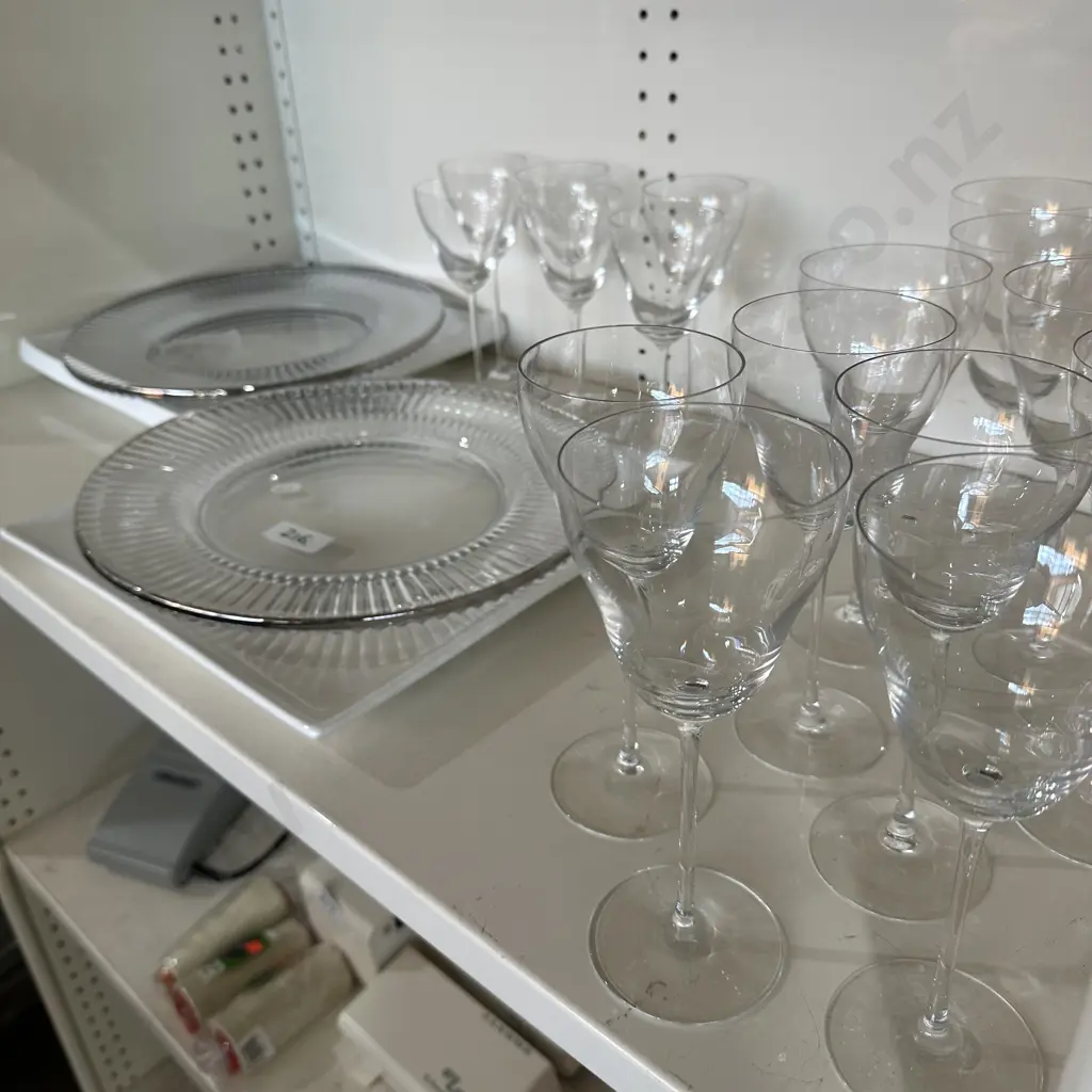 Servers and glasses Image 1++