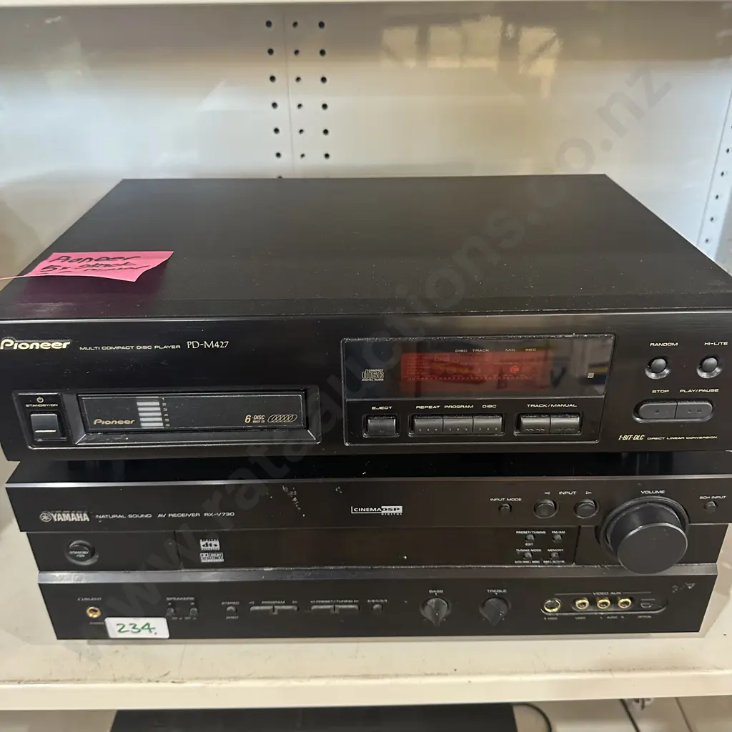 Yamaha amplifier and six disc pioneer CD player. Image 1++