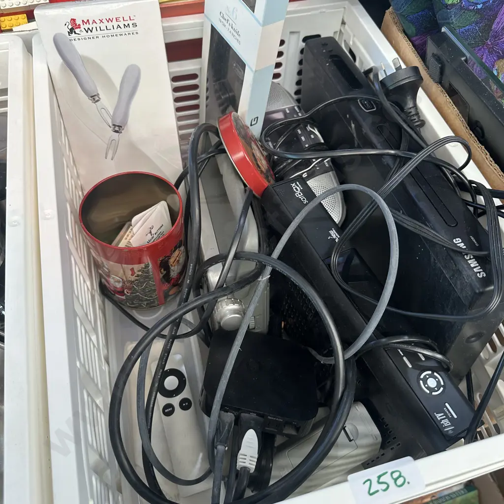 Bin DVD player, satellite box, radio, apple tv etc. Image 1++