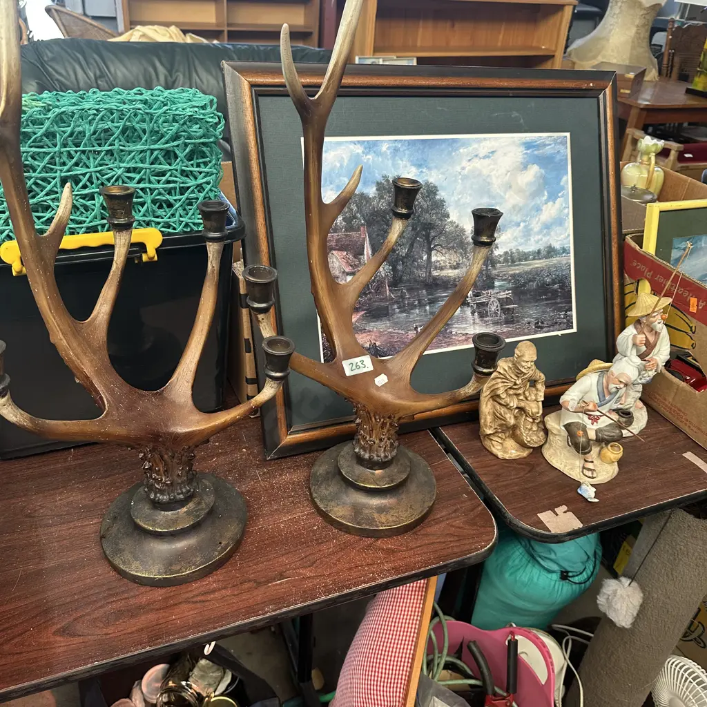 Candle holders, figures and picture. Image 1++