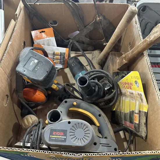 Electric planner and grinder, wooden mallets etc.