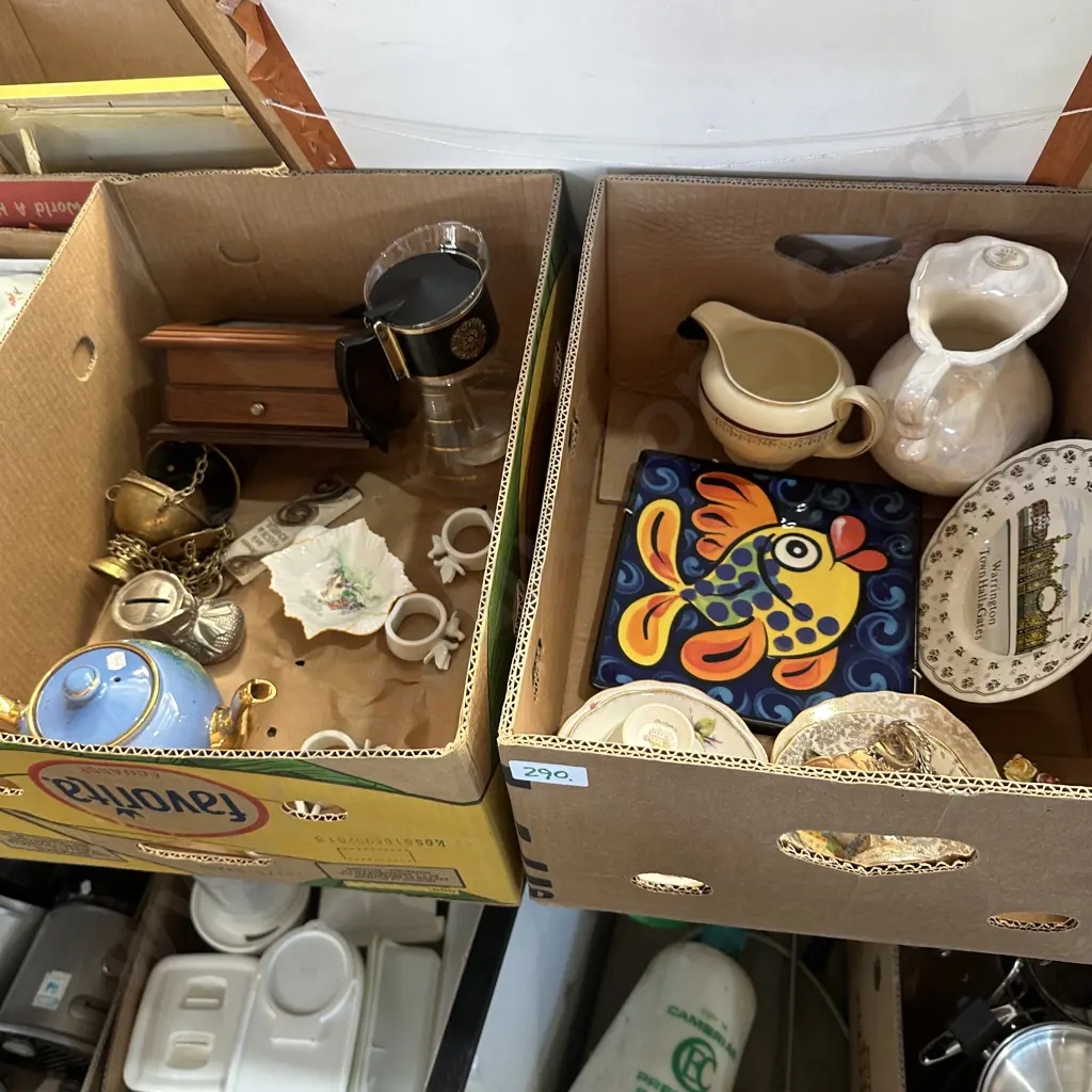 Two boxes collectables Image 1++