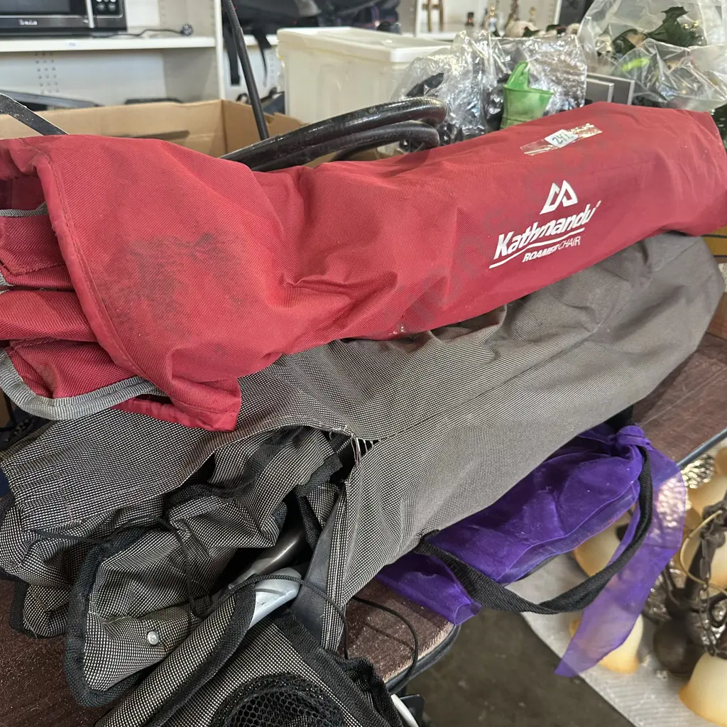 Two folding chairs Image 1++