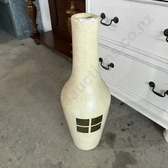 Floor vase