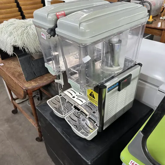 Polar twin tank chilled drinks dispenser