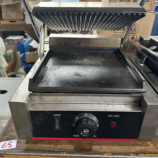 Hot Grill sandwich press