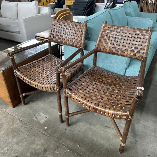 Pair chairs